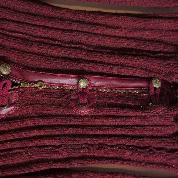 LASEINE Vinigate Burgundy Cardigan with Faux Fur Accents - Picture 4 of 7